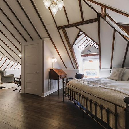Double Oaks Bed & Breakfast Гринсборо Экстерьер фото