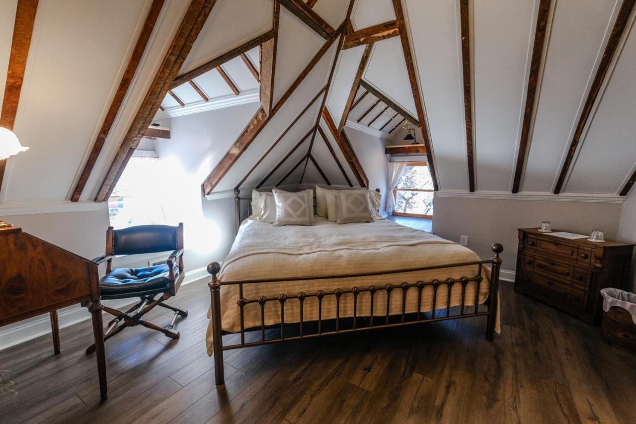Double Oaks Bed & Breakfast Гринсборо Экстерьер фото