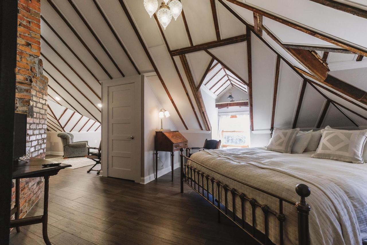 Double Oaks Bed & Breakfast Гринсборо Экстерьер фото